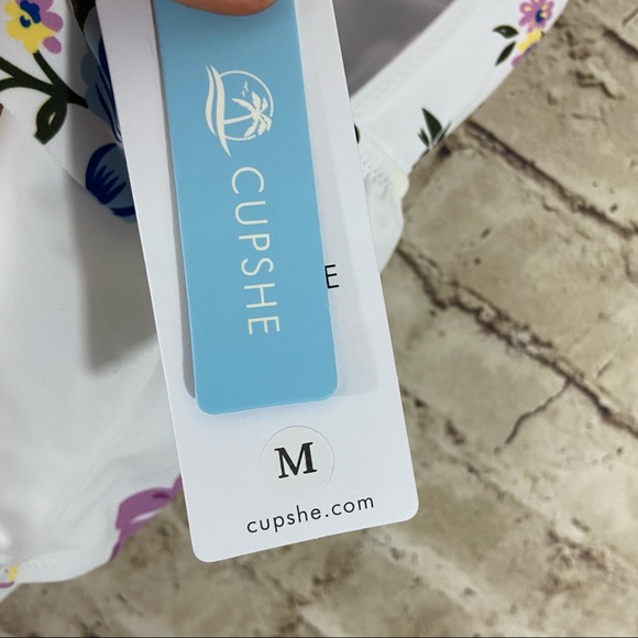 NWT Cupshe white floral one piece swimsuit medium - Picture 3 of 8